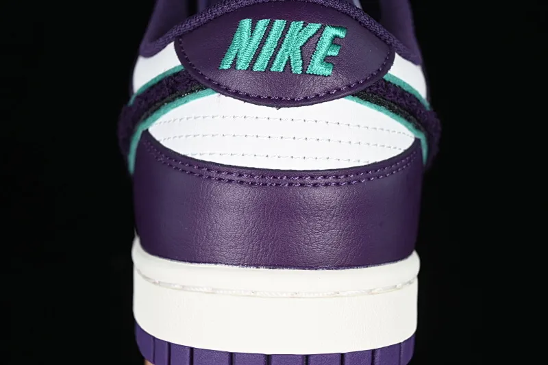 All Categories Nk SB Dunk Series Nk SB Dunk Low Low-top sneakers Nk SB Dunk Low "Chenille Swoosh" Chenille SB low-top sports and leisure sneakers DQ7683-100
